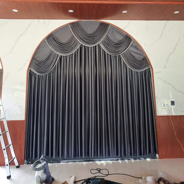 Rèm vải đẹp cản nắng tốt cho cửa vòm