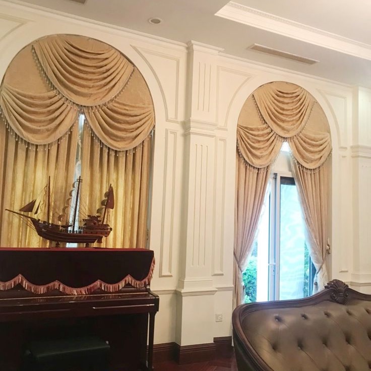 Rèm vải đẹp cản nắng tốt cho cửa vòm