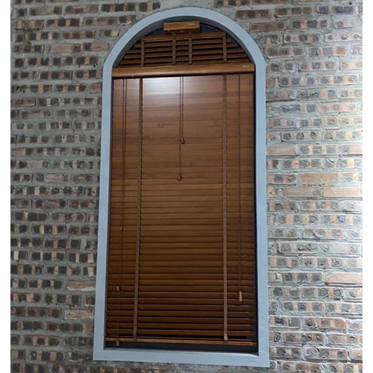 Mẫu rèm gỗ cho cửa sổ vòm