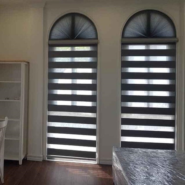 Rèm cửa cầu vồng kết hợp rèm tổ ong cho cửa sổ vòm