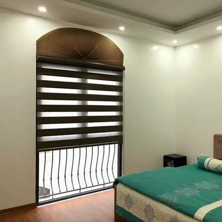 Rèm cầu vồng kết hợp rèm tổ ong cho cửa vòm