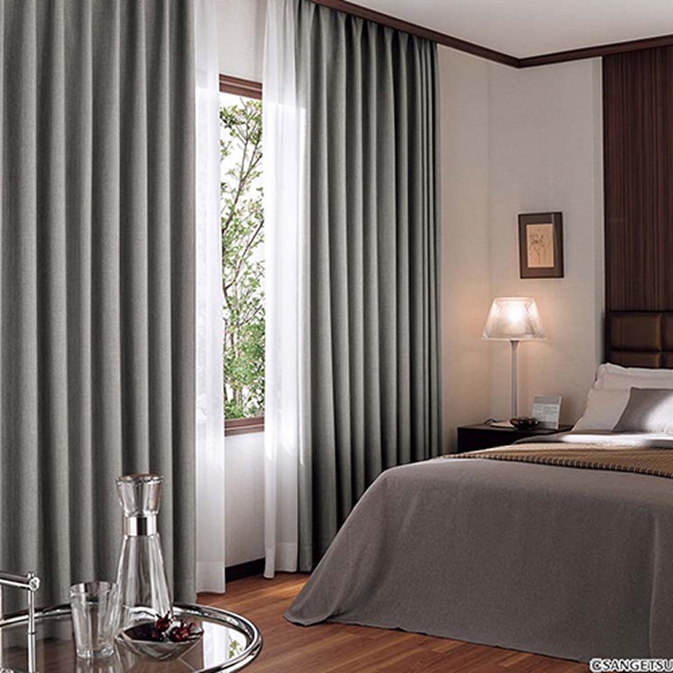 Rèm vải cửa sổ biệt thự đẹp cản nắng tốt