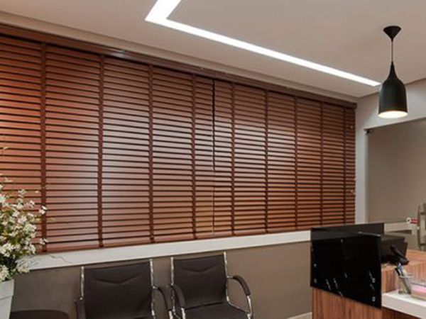 Mẫu rèm nhựa giả vân gỗ hệ 1 dây hãng Modero