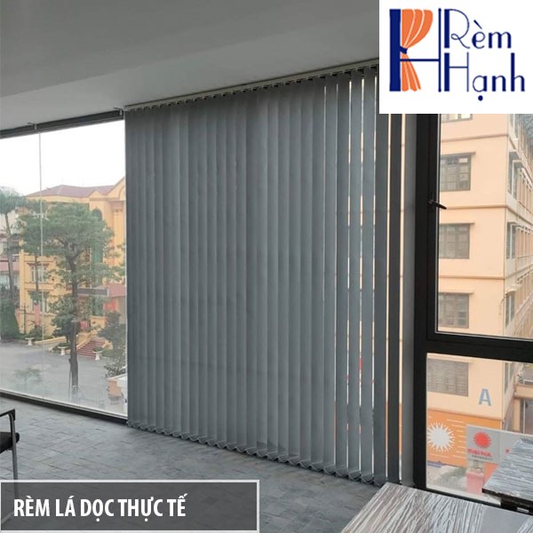 Rèm sáo lá dọc chống nắng tốt, vải sọc xéo hãng Star Blinds mã Diagonal