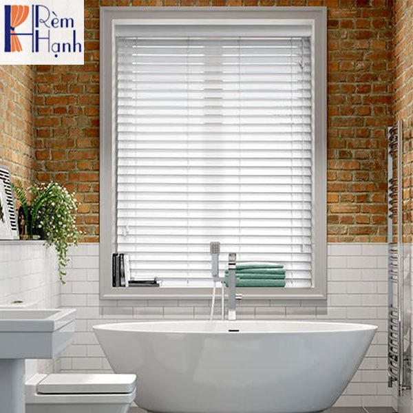 Rèm nhựa giả gỗ chống nắng hãng Pilano mã PVC-001