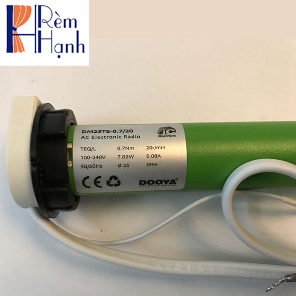 Rèm cửa gỗ tự cuốn với động cơ rèm hãng Dooya DM25TE/L-1.5