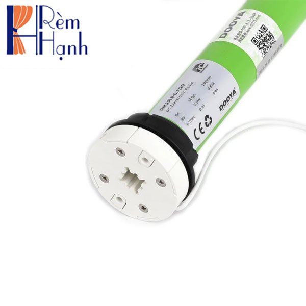 Rèm cửa gỗ tự cuốn với động cơ rèm hãng Dooya DM25TE/L-1.5