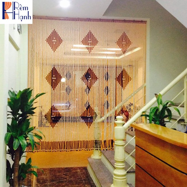 Rèm hạt gỗ hóa giải thế phong thủy không tốt – Mẫu quả trám